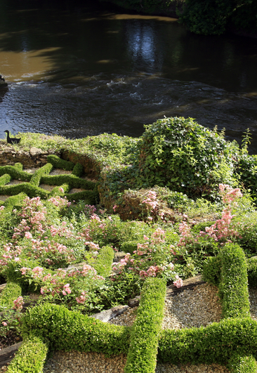 KNOT GARDEN AND RIVER.jpg