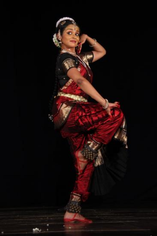 Danse Bharata Natyam - Mallika Thalak (Centre Mandapa)