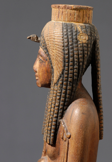 L_ancienne_reine_divinisee_Ahmes_Nefertari_Egypte©Musee_du_Louvre_Dist_RMN_Gd_Palais_C_Decamps_0.jpg