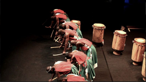 Les Tambours Du Burundi (Théâtre Des Bergeries De Noisy Le Sec)