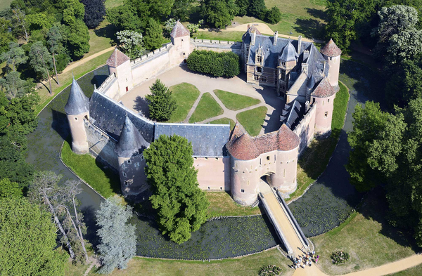 Château d'Ainay-le-Vieil (Ainay Le Vieil)